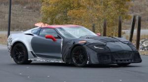 Chevrolet Corvette ZR1 попался в шпионские фотокамеры 