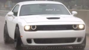 Dodge начал испытания дрэговой версии купе Challenger Hellcat 
