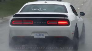 Dodge начал испытания дрэговой версии купе Challenger Hellcat 