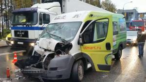 На Киевском шоссе в ДТП с автобусом и маршруткой пострадали восемь человек 
