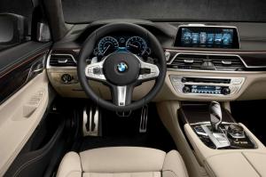 BMW назвала рублевую цену на самую мощную «семерку» 