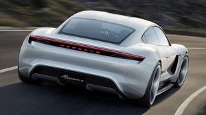 Porsche создаст универсальную сеть быстрых электрозаправок