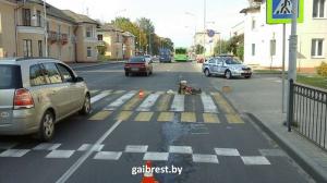 В Пинске мотоциклист насмерть сбил на переходе велосипедиста