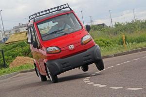 В России начались продажи Bajaj Qute. За машину просят 330 тысяч рублей 
