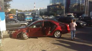 Внедорожник опрокинулся в результате массового ДТП в Алматы