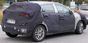 Субкомпактный кроссовер Hyundai заснят во время тестов