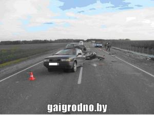 В Волковысском районе Audi после столкновения с Alfa Romeo разорвало на две части