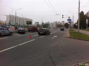 В Минске Honda врезалась в буксировочный трос между автомобилями 
