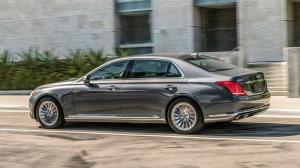 Объявлены рублевые цены на флагманский седан Genesis G90