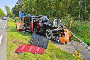 Авария на миллион: раритетный Rolls-Royce Phantom 1936 года выпуска превратился в груду металла