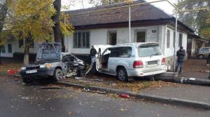 ДТП в Алматы: Lexus "уничтожил" Opel 