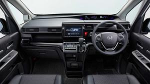 Honda начала прием заказов на спортивную версию минивэна Step WGN