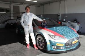 Хайнц-Харальд Френтцен протестировал Tesla Model S