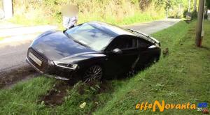 Прокатились на кофе: новейший суперкар Audi R8 V10 Plus слетел с дороги на ровном месте
