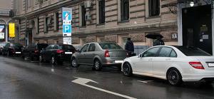 Резидентные парковочные разрешения начали выдавать на три года