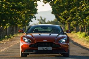 Aston Martin представил в Москве новый спорткар DB11 