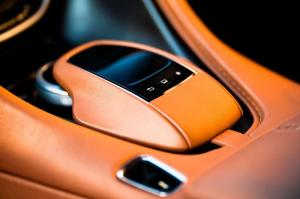 Aston Martin представил в Москве новый спорткар DB11 
