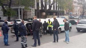 В Одессе стреляли в Citroen врезавшийся в инкассаторскую машину 