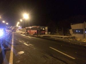 В Приморье грузовик протаранил две машины и автобус, есть жертвы