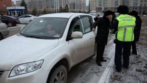 В Астане за 1 день оштрафовали 2 десятка водителей, перевозивших детей без автокресел