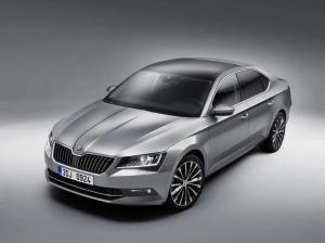 Новое поколение Skoda Superb: первые фото
