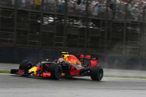 Red Bull Racing посвятили успех памяти сотрудника