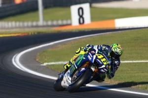 Тесты MotoGP в Валенсии: Валентино недоволен новым мотором