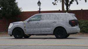 Ford Explorer следующего поколения впервые замечен на тестах 