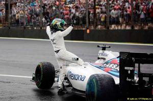 Команда Williams подарила Массе шасси FW38