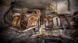 Во Франции нашли спрятанные под землей автомобили 1930-х 