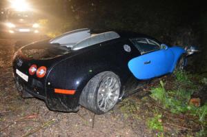 Суперкар Bugatti Veyron с номерами «ДНР» был разбит боевиками