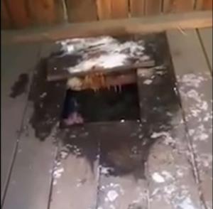 В Чите пьяный водитель во время оформления ДТП сбежал и спрятался в дыре туалета