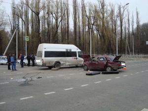 В Ставрополье в ДТП с микроавтобусом пострадали шесть человек