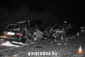 Отец и дочь погибли в лобовой аварии в Дятловском районе, еще двое — в больнице