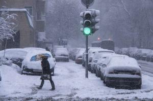 Из-за снегопада в Москве произошло более 100 аварий