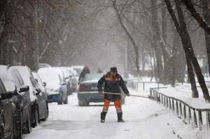 Из-за снегопада в Москве произошло более 100 аварий 