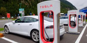Tesla отзывает адаптеры для своих электрокаров