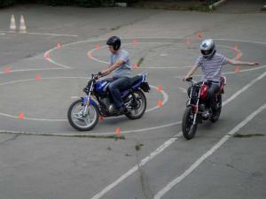 В Евросоюзе начинающие мотоциклисты будут ограничены в скорости