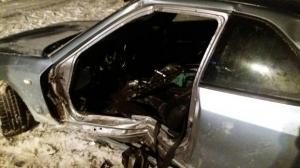 В Дзержинском районе Honda врезалась в отбойник: пострадал водитель 