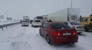 700 машин застряли на трассе Щучинск - Астана