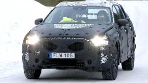 Новый Volvo XC60 попал в объективы фотошпионов