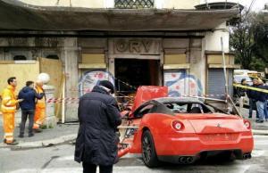 Парковщик машин разбил дорогую Ferrari