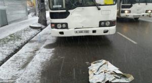 В Алматы автобус на полном ходу сбил насмерть пешехода