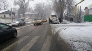 В Алматы автобус на полном ходу сбил насмерть пешехода 