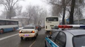 В Алматы автобус на полном ходу сбил насмерть пешехода 