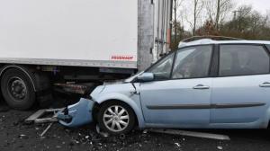 Пять человек погибли в результате ДТП с участием 30 автомобилей во Франции 