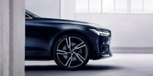 Volvo привезла в Россию спортивную версию седана S90