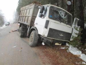 В Столбцовском районе водитель УАЗа не пропустил МАЗ: мужчина погиб 