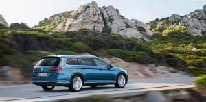 Volkswagen Passat получил в России новый двигатель 