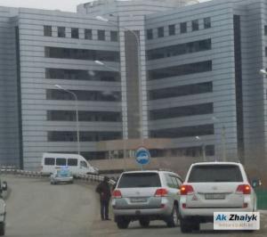 Необычное ДТП произошло на мосту в Атырау 